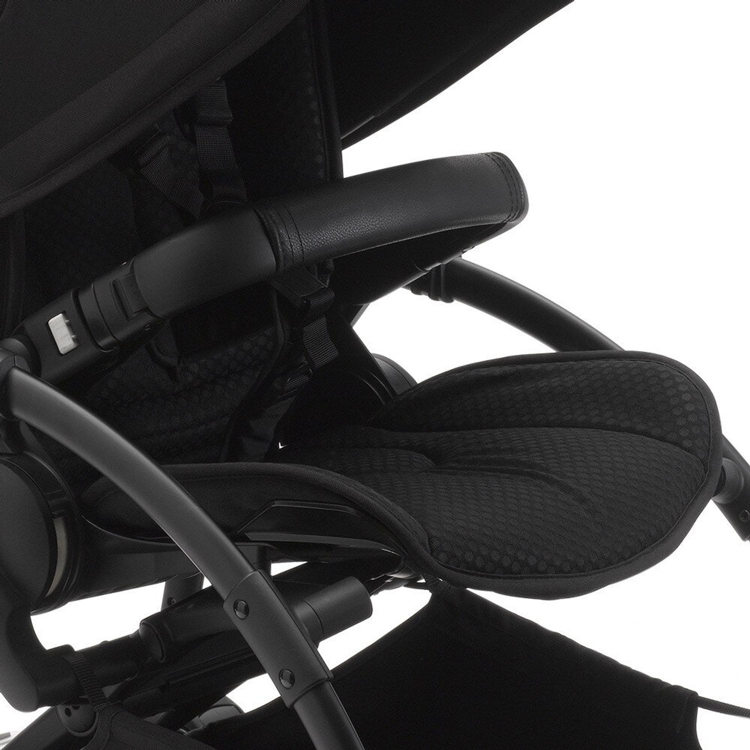 Bugaboo - Carucior Bee 6 Black/Black sistem 3 in 1 fotografia produsului View 2 L