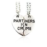 Set 2 lantisoare de cuplu cu mesaj partners in crime fotografia produsului