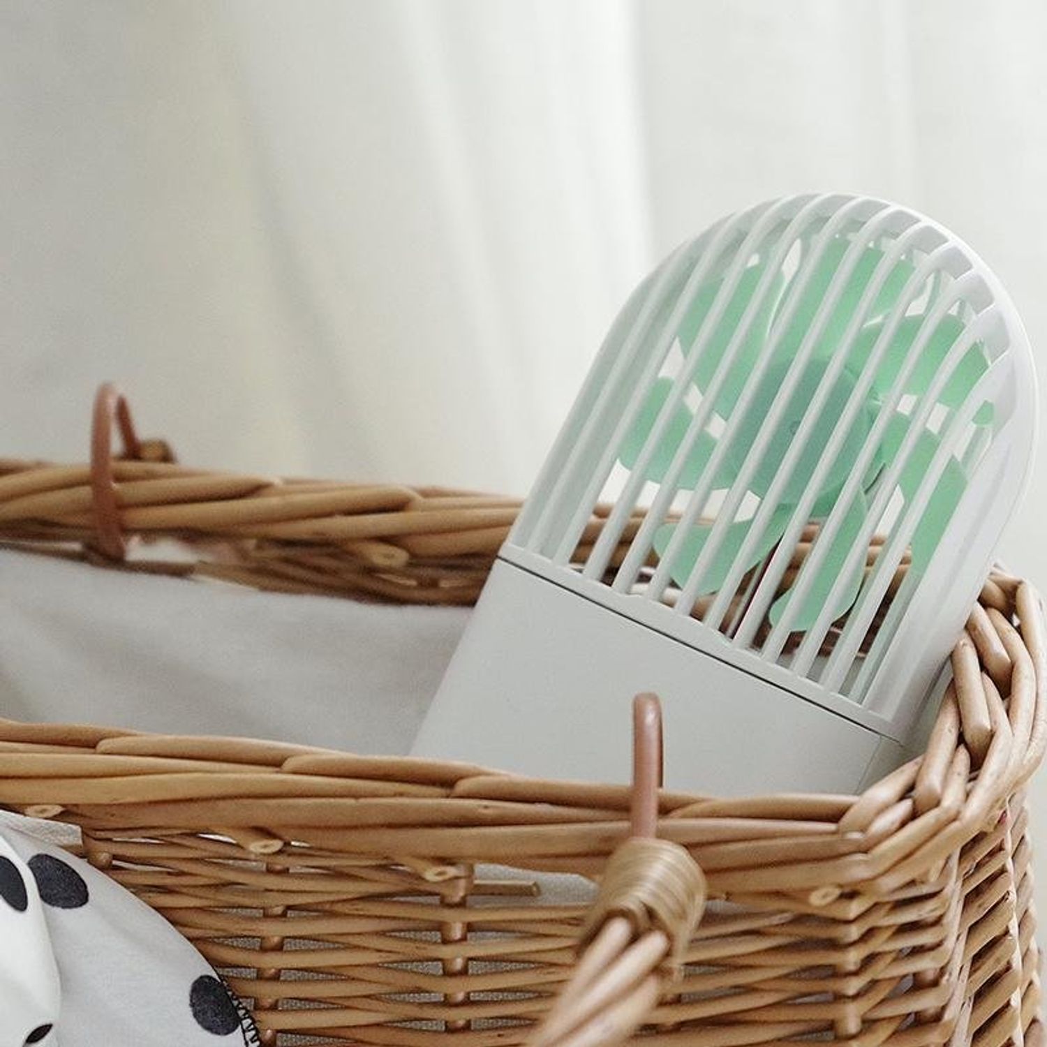 Mini Fan cu umidificare Alb/Verde fotografia produsului