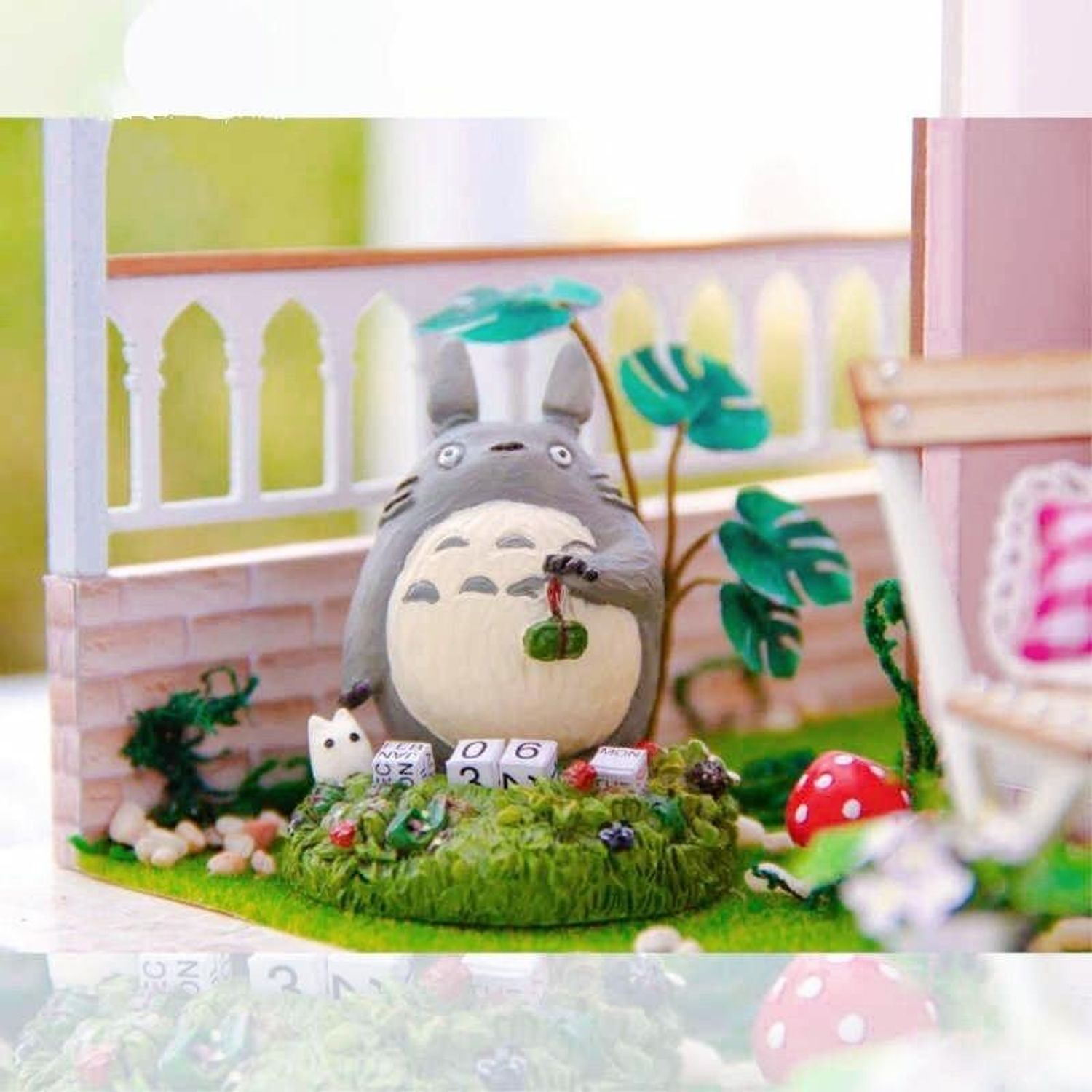 Macheta Casuta vesela a lui Totoro, DIY fotografia produsului View 4 L