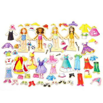 Set puzzle magnetic, imbraca fetitele, 67 piese, wd 9528