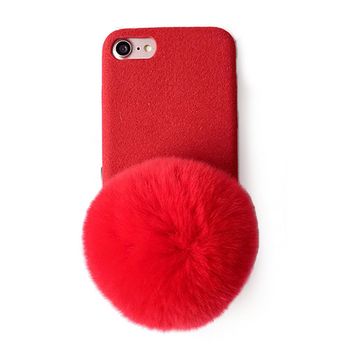 Husa telefon iphone 7 ofera protectie subtire chic fluffy fur red
