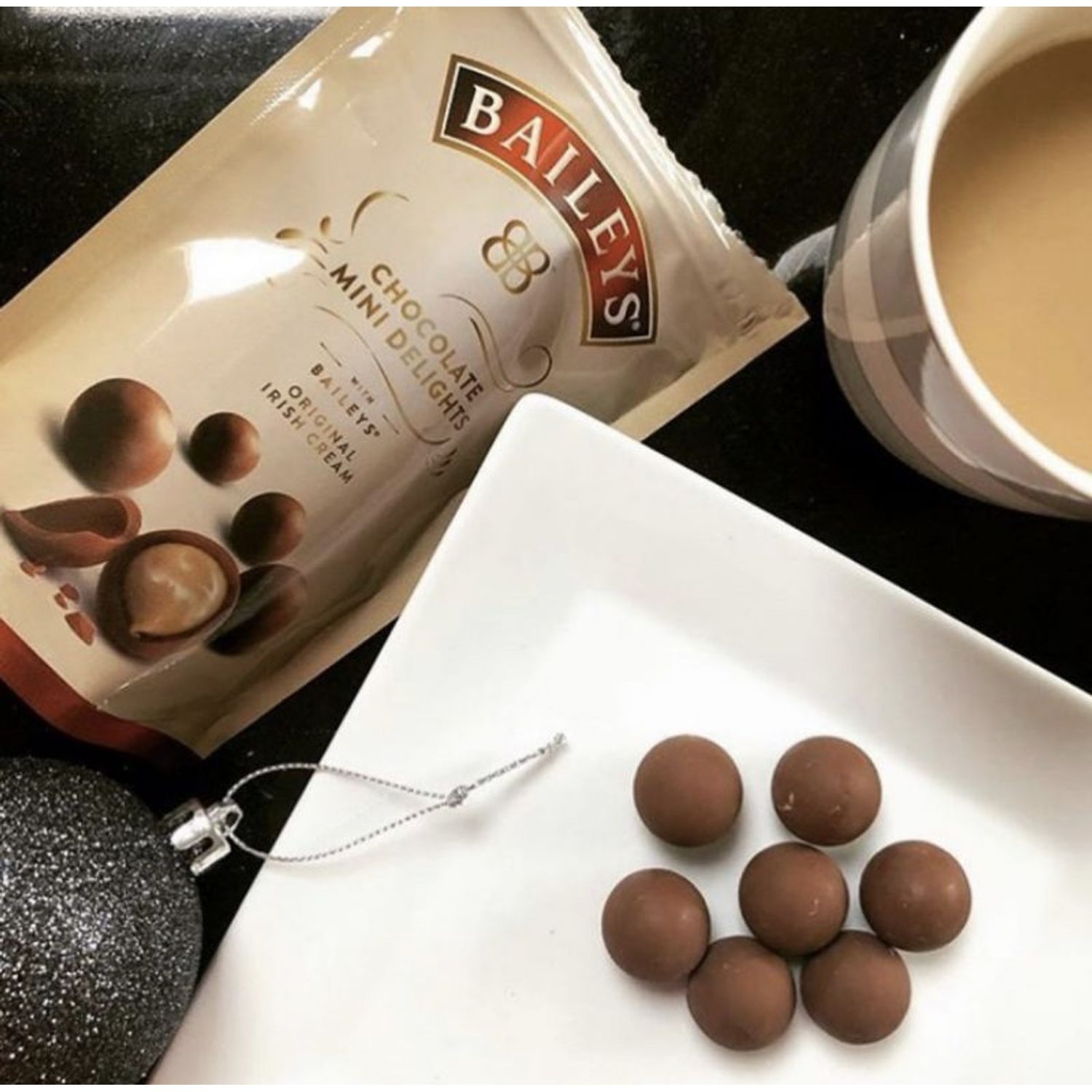 Trufe de ciocolata Baileys Original Mini Delights, 102g fotografia produsului View 2 L