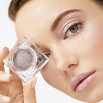 Iluminator pentru fata si zona ochilor Shiseido Aura Dew Highlighter, 01 Lunar, 4,8 ml fotografia produsului View 2 S