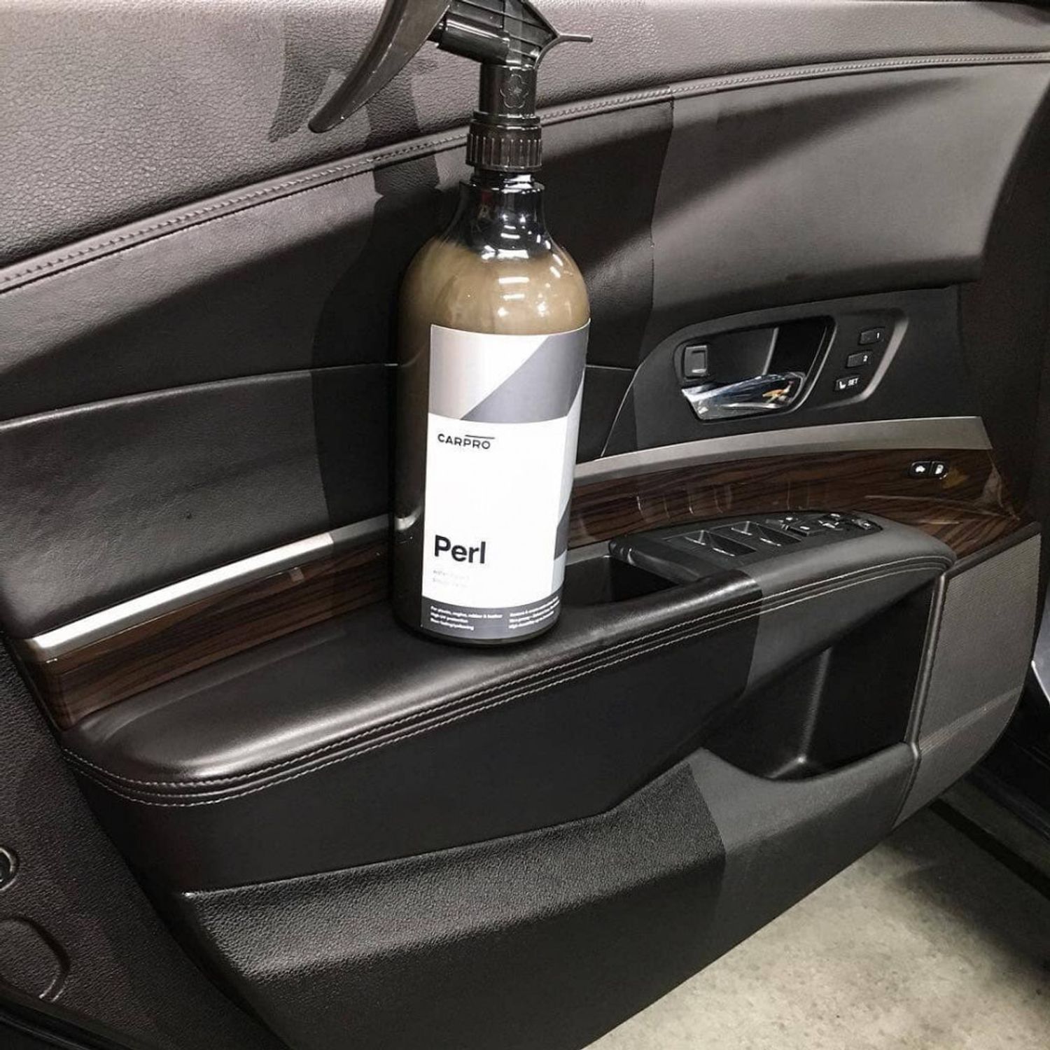 Solutie Intretinere Plastice si Anvelope CarPro Perl, 500ml fotografia produsului View 2 L