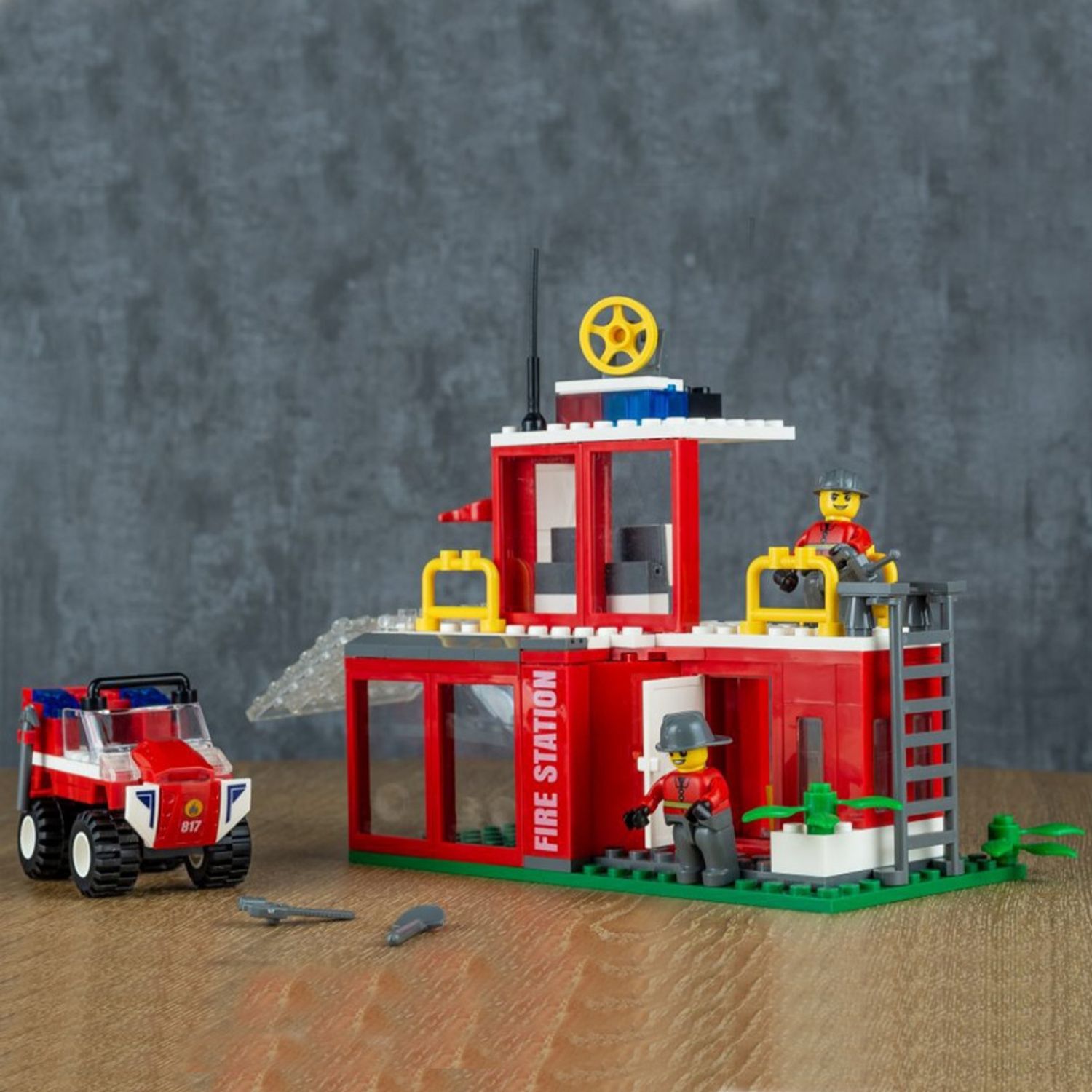 Blocki My Fire Brigade, Statie de pompieri, 164 piese fotografia produsului View 4 L