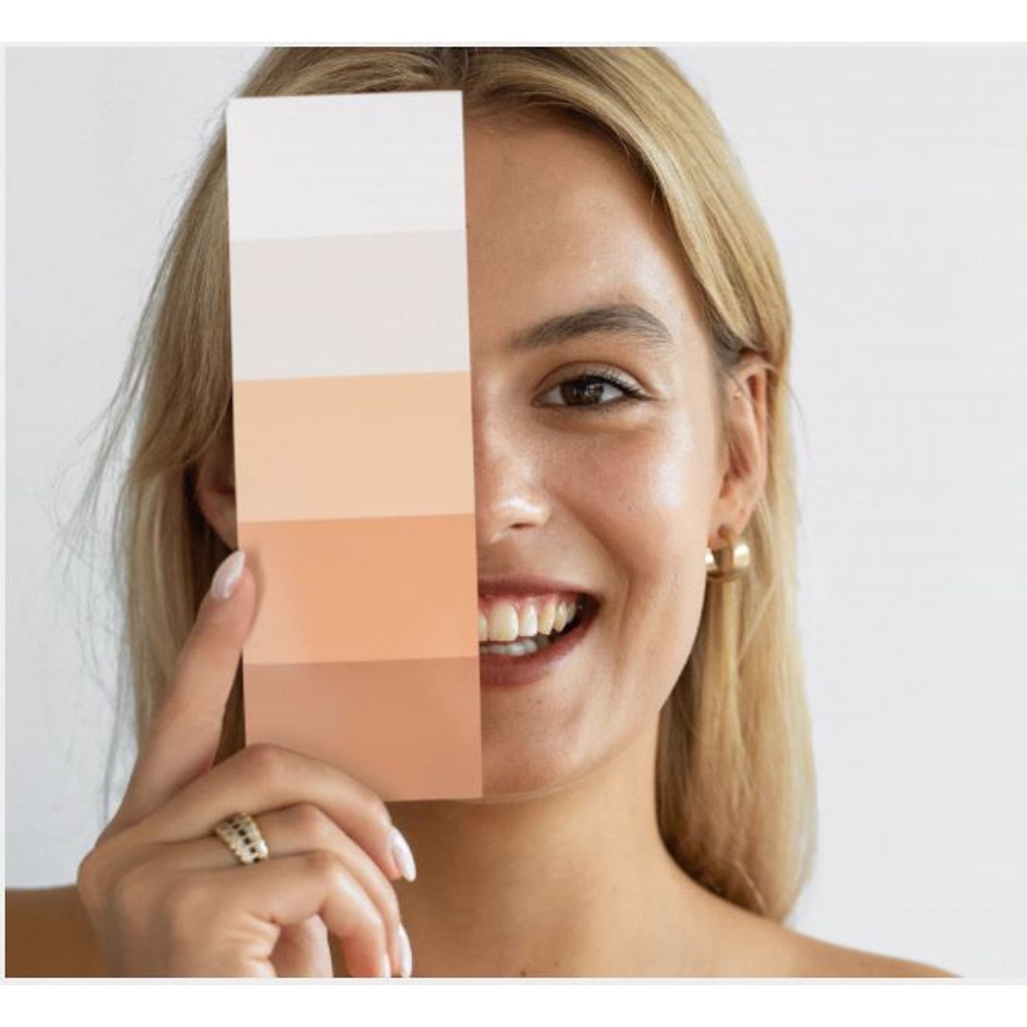 Spray Autobronzant Profesional pentru ten SUNKISSED cu Acid Hialuronic, 95% Ingrediente Naturale, Medium-Dark, 125 ml fotografia produsului View 3 L