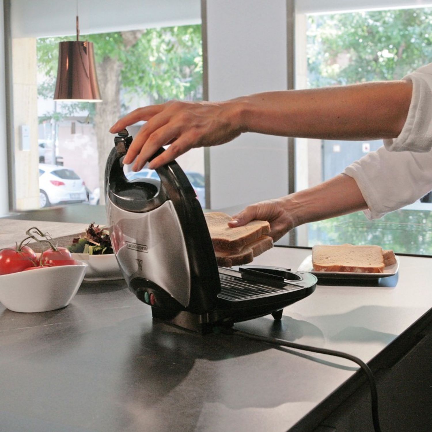 Sandwich-maker Black+Decker 750 W fotografia produsului View 4 L
