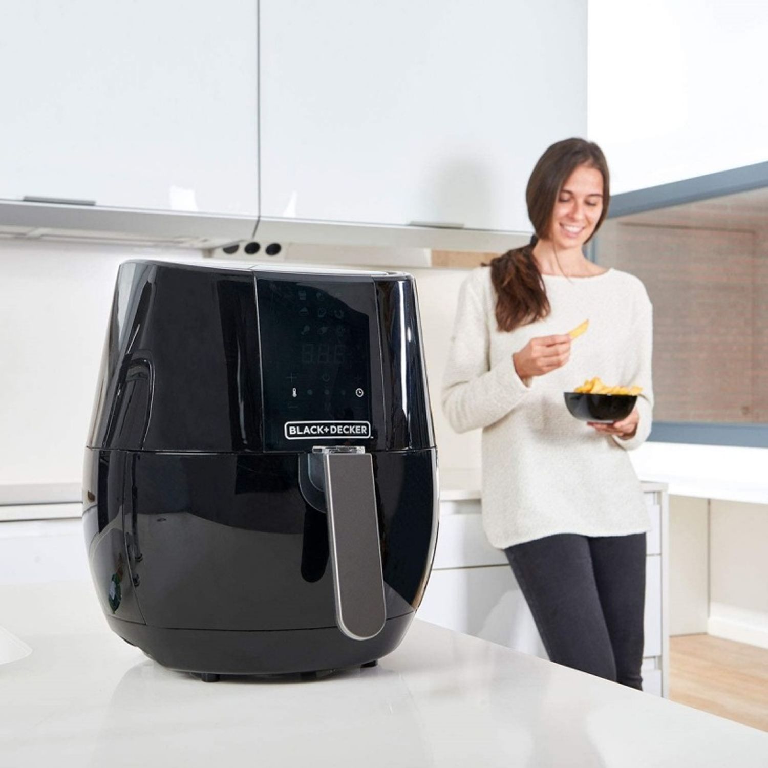 Friteuza cu aer cald Black+Decker 1500 W fotografia produsului View 2 L