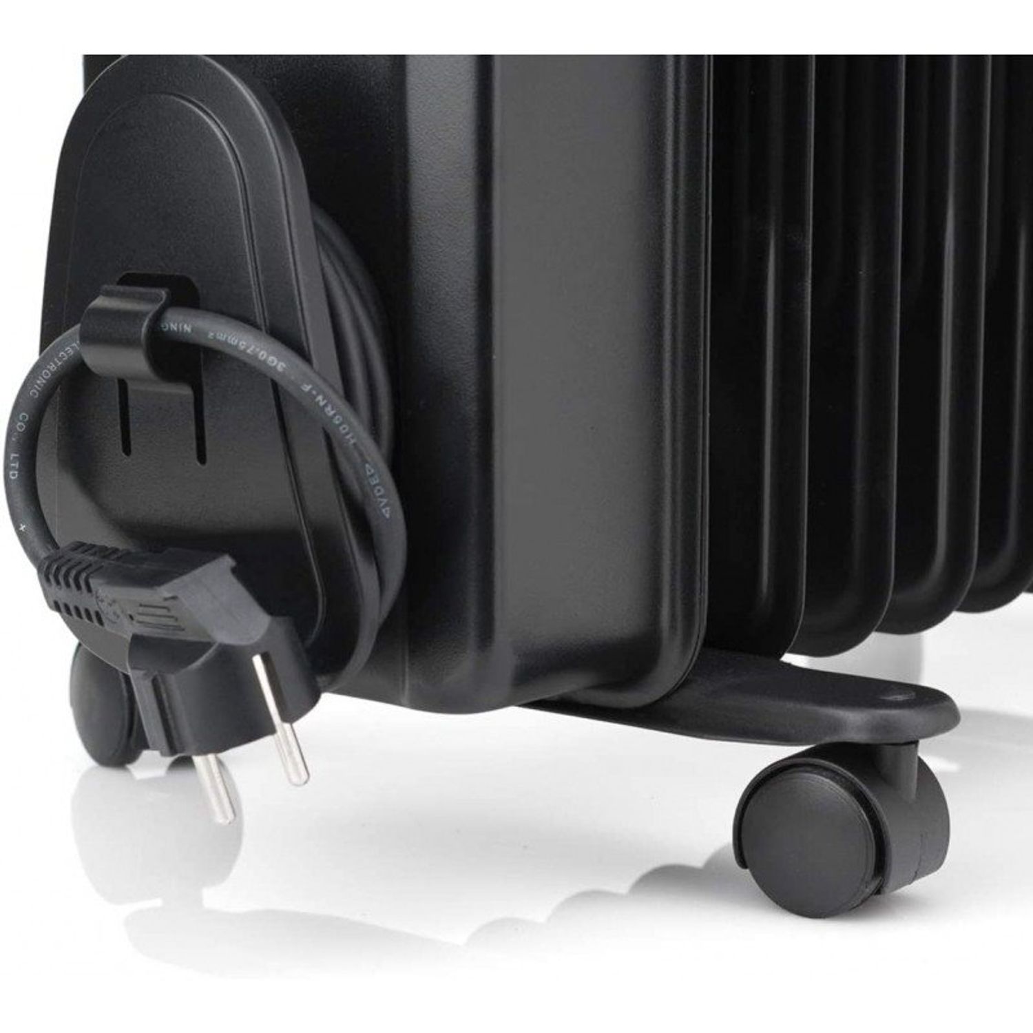 Calorifer electric cu ulei Black+Decker 2000 W fotografia produsului View 3 L
