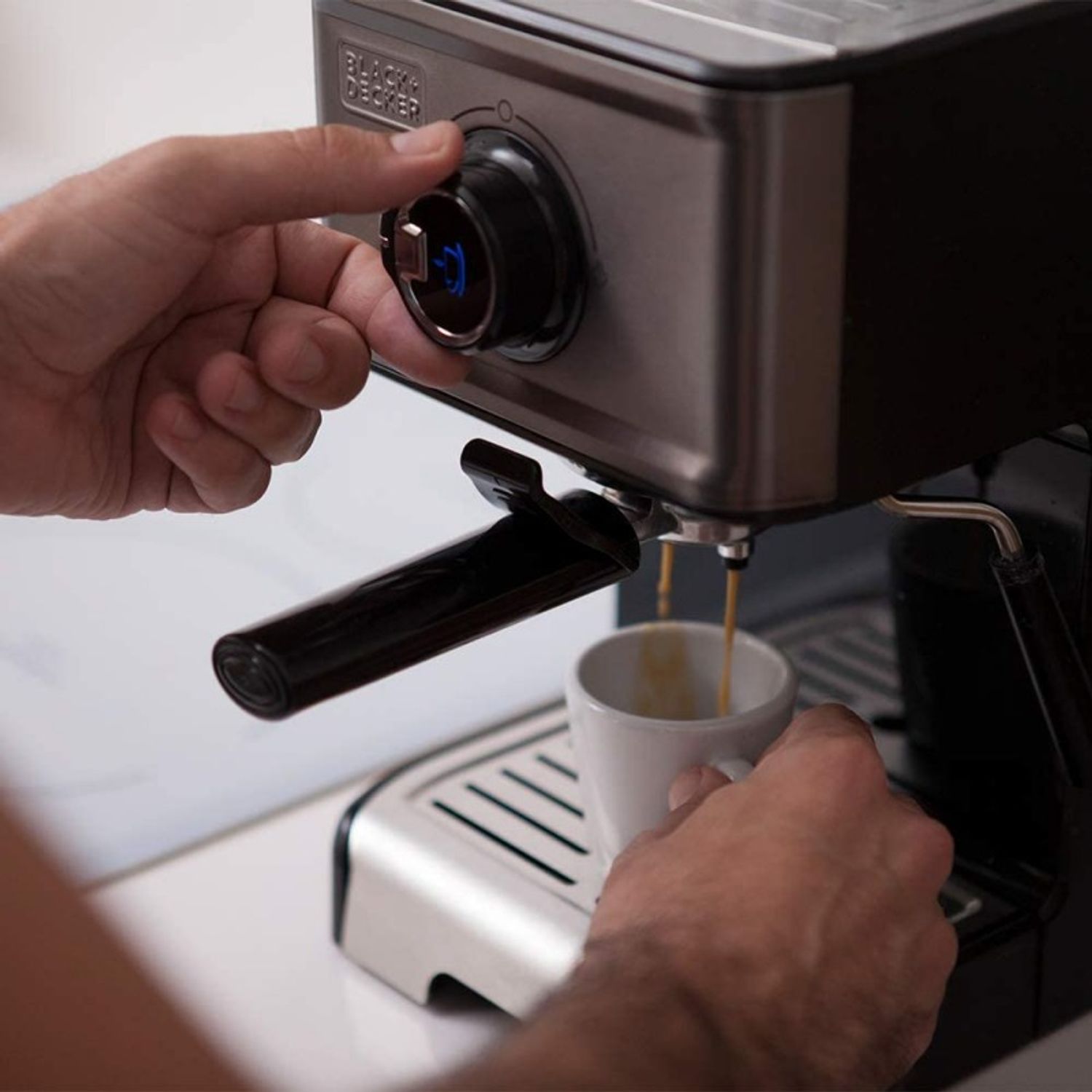 Espressor manual Black+Decker 15 Bar 1200 W fotografia produsului View 2 L