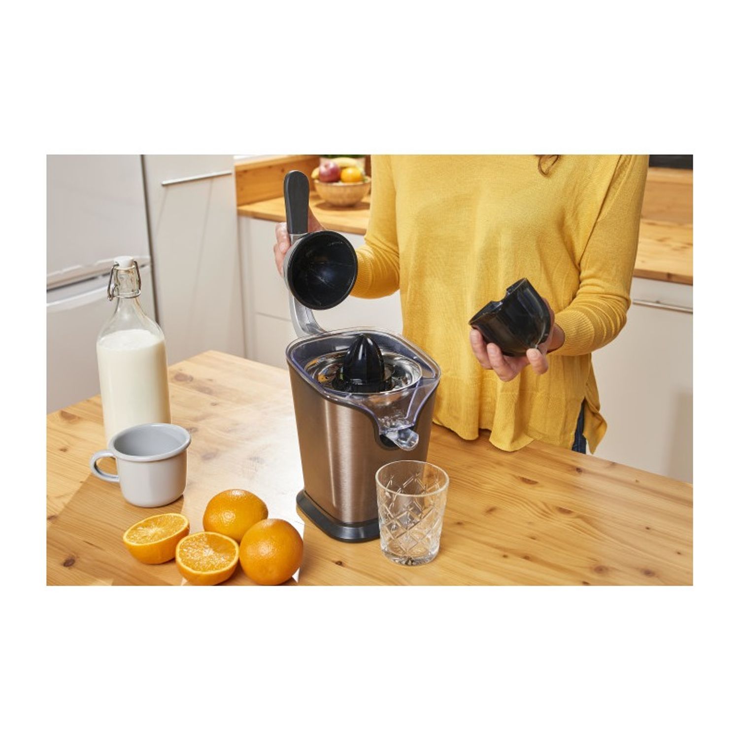 Storcator electric citrice Black+Decker 100 W fotografia produsului View 4 L