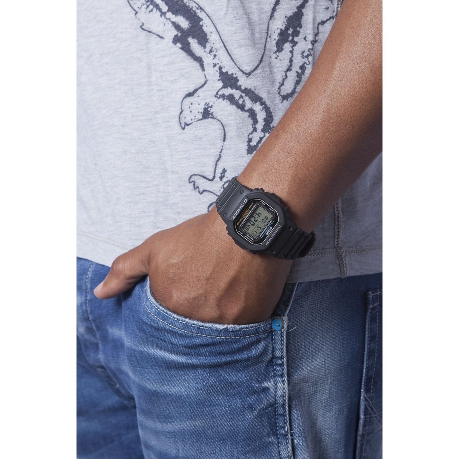 Ceas Barbati, Casio G-Shock, Digital DW-5600E-1V fotografia produsului View 5 L