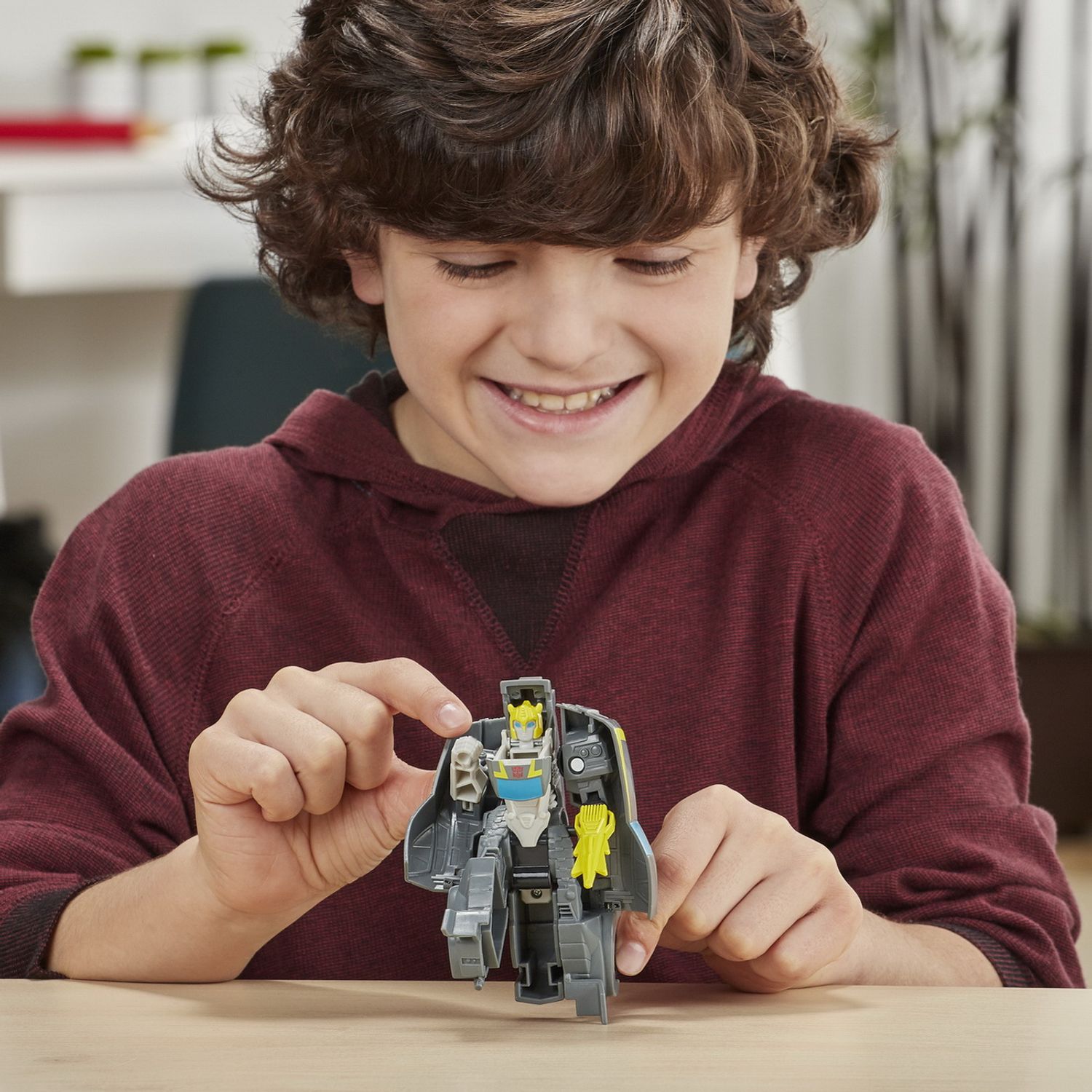 TRANSFORMERS ROBOT BUMBLEBEE SERIA STEALTH FORCE fotografia produsului View 4 L
