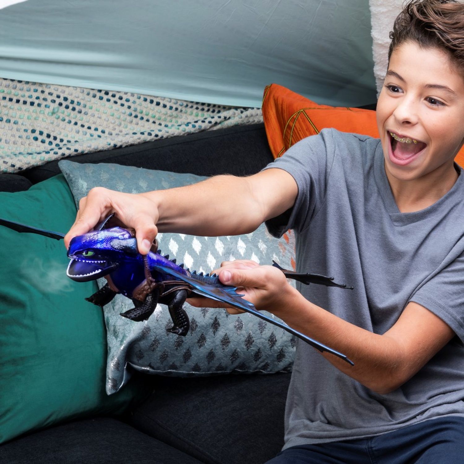 Stirbul Dragon Ce Scuipa Foc fotografia produsului View 6 L