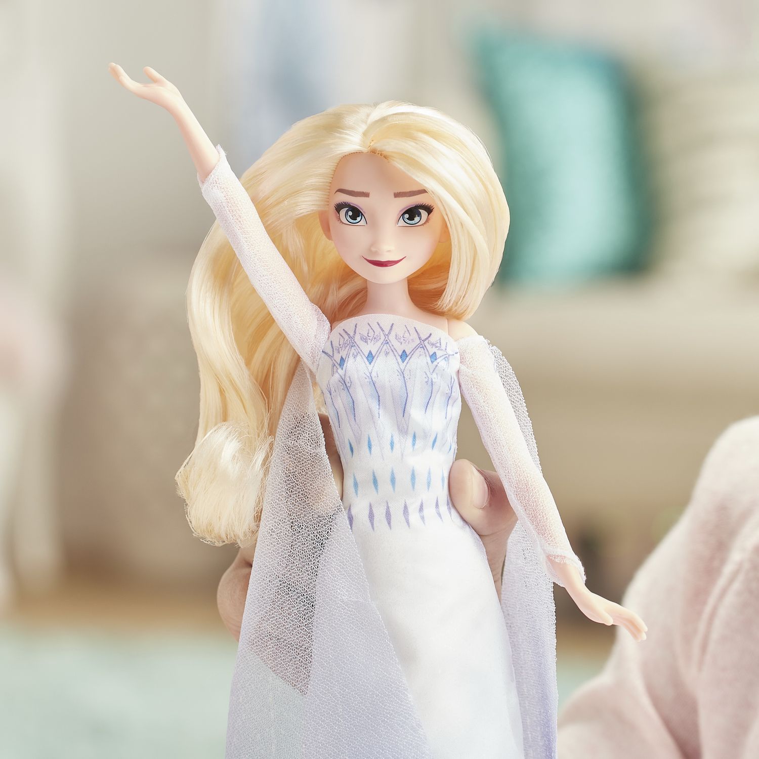 Papusa Frozen2 Elsa Musical Adventure E8880B fotografia produsului View 4 L