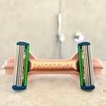 Aparat de ras si barbierit pentru cap si corp TwinShaver® cu 4 rezerve incluse, fara taieturi, Roz fotografia produsului View 4 S