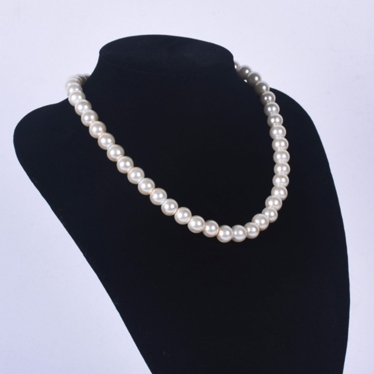 Colier de dama scurt cu perle acrilice albe, model White gravel fotografia produsului View 2 L