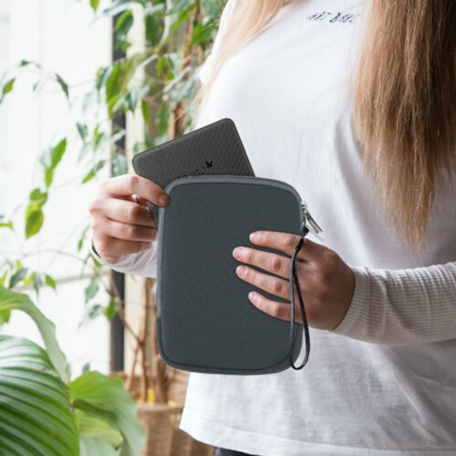 Husa universala pentru eBook reader, Textil, Gri, 50334.22 fotografia produsului View 3 L