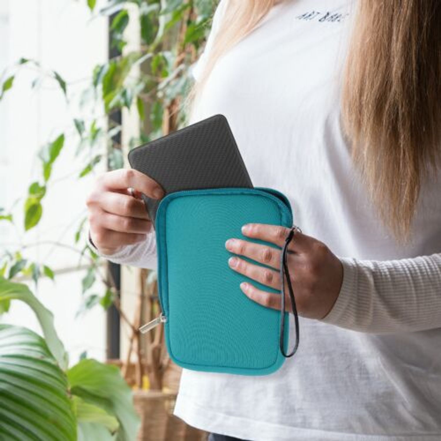 Husa universala pentru eBook Reader de 6 inch, Kwmobile, Verde, Textil, 50334.78 fotografia produsului View 3 L