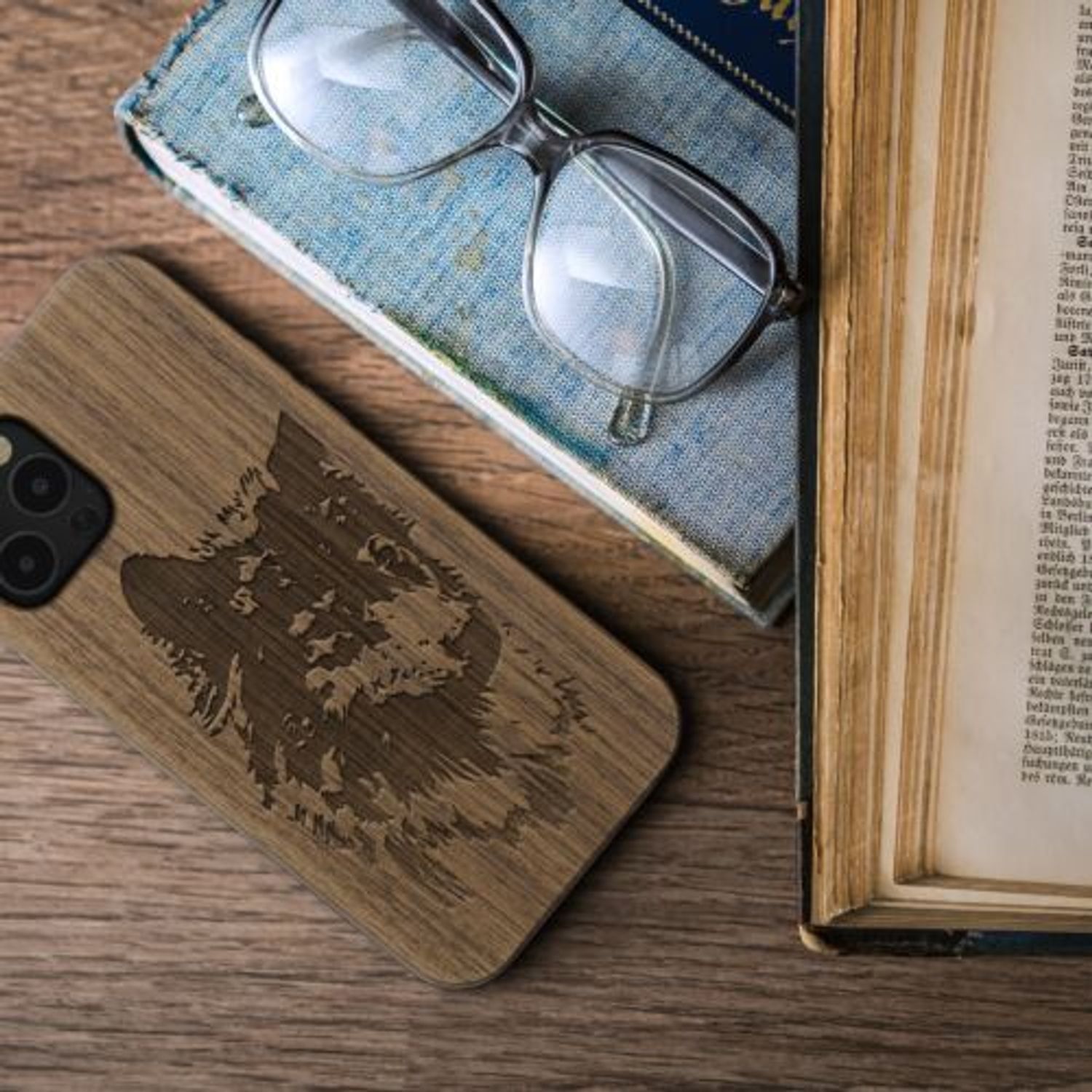 Husa Kwmobile pentru Apple iPhone 12/iPhone 12 Pro, Lemn, Maro, 52734.10 fotografia produsului View 3 L