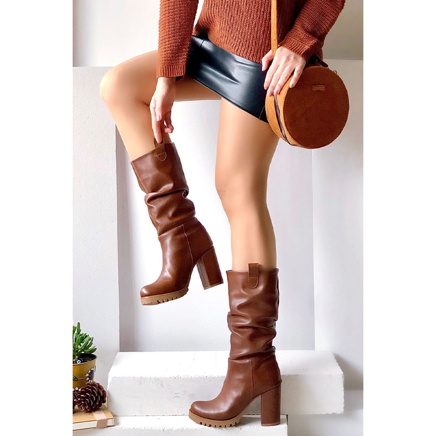 Cizme dama, YDA Collezione, model Cora, varf rotund, piele ecologica, 32 cm inaltime, toc 9,5 cm, marimea 38, maro fotografia produsului View 7 L