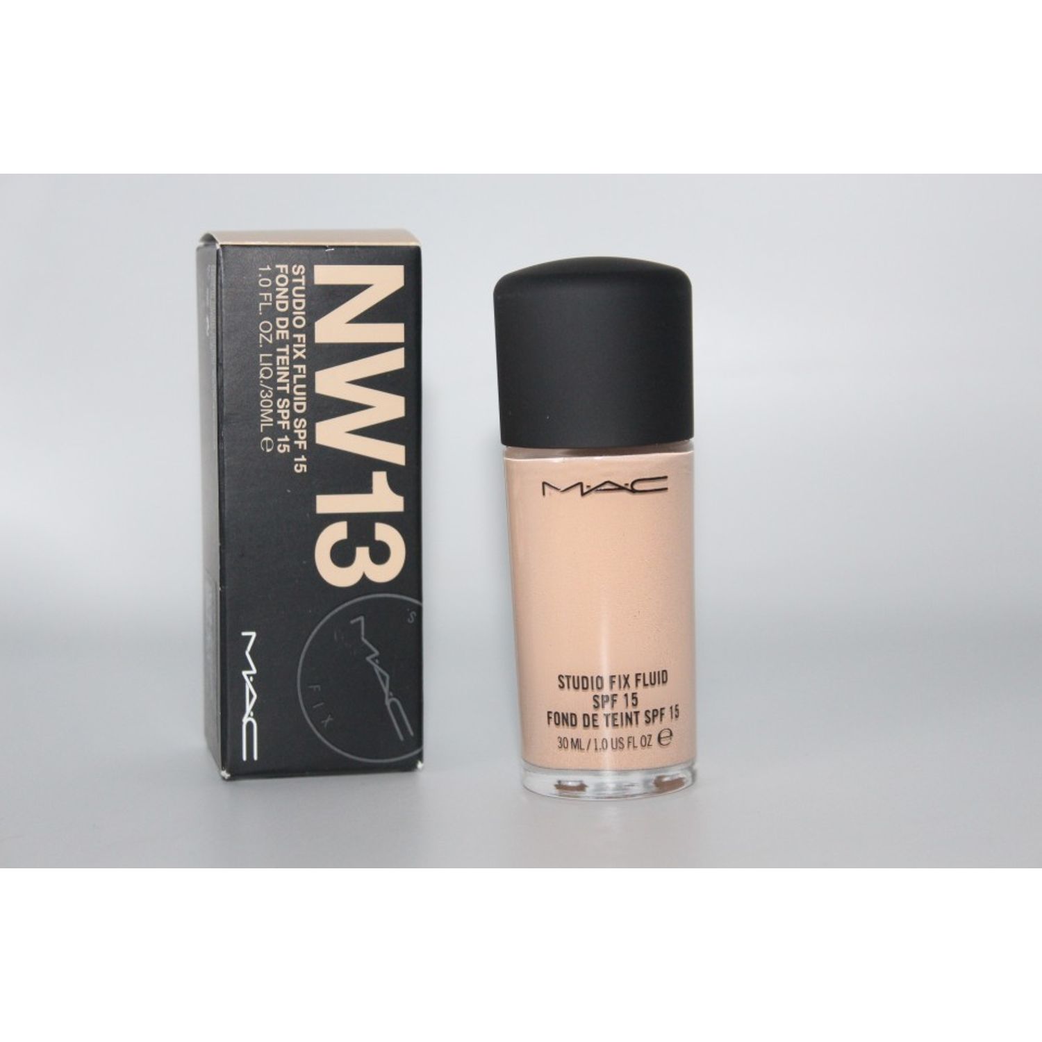 Fond de ten cu acoperire MAC Studio Fix Fluid SPF15 Nuanta NW13 fotografia produsului View 3 L