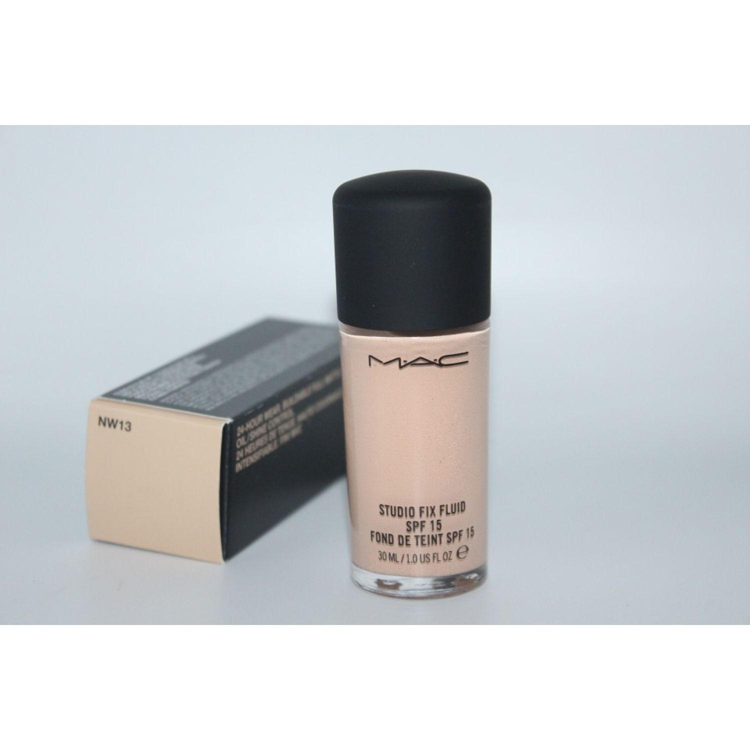 Fond de ten cu acoperire MAC Studio Fix Fluid SPF15 Nuanta NW13 fotografia produsului View 4 L