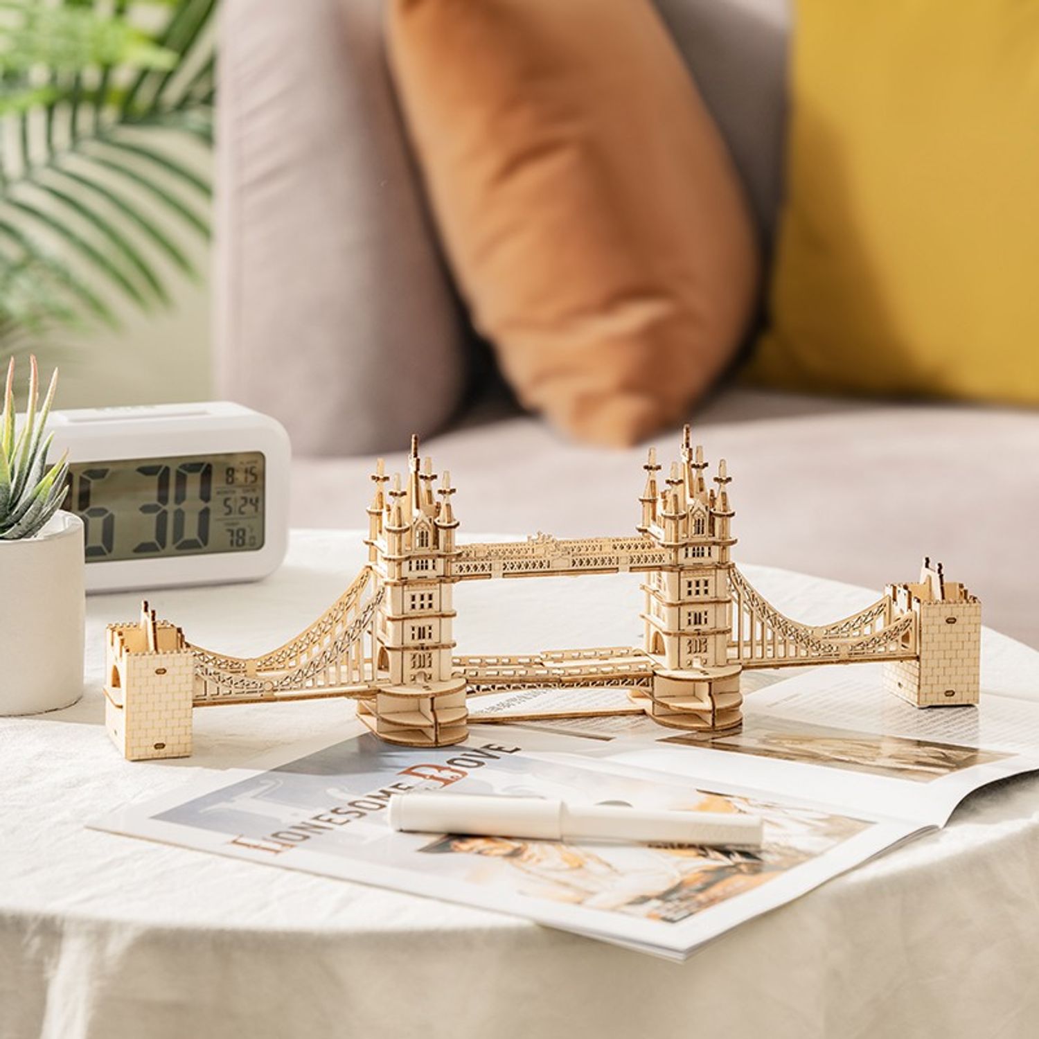 Puzzle 3D Tower Bridge, RoLife, Lemn, 113 piese fotografia produsului View 4 L