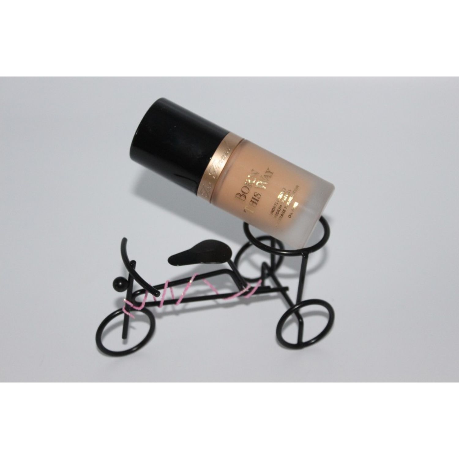 Fond de ten Too Faced Born This Way Nuanta Natural Beige fotografia produsului View 5 L