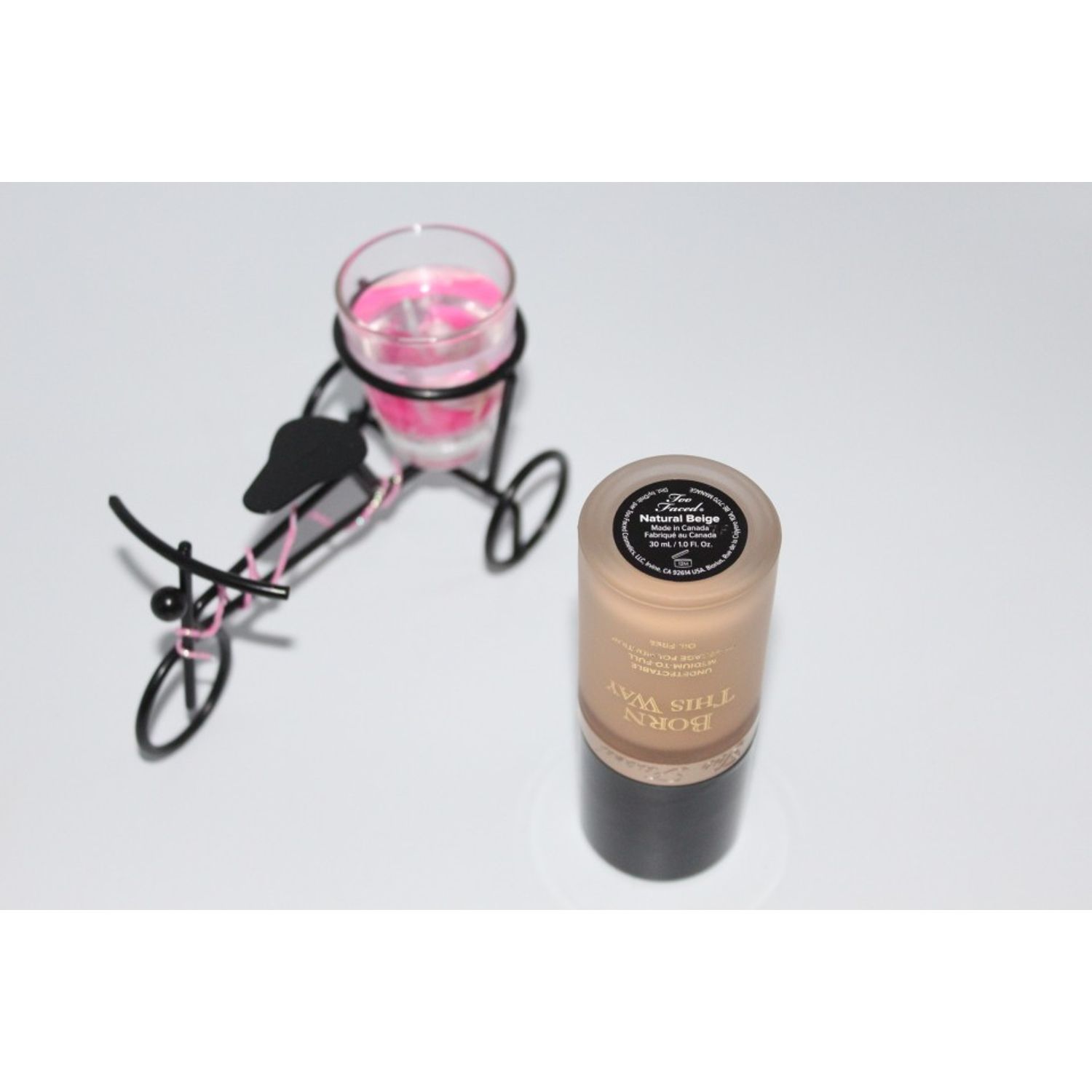 Fond de ten Too Faced Born This Way Nuanta Natural Beige fotografia produsului View 2 L