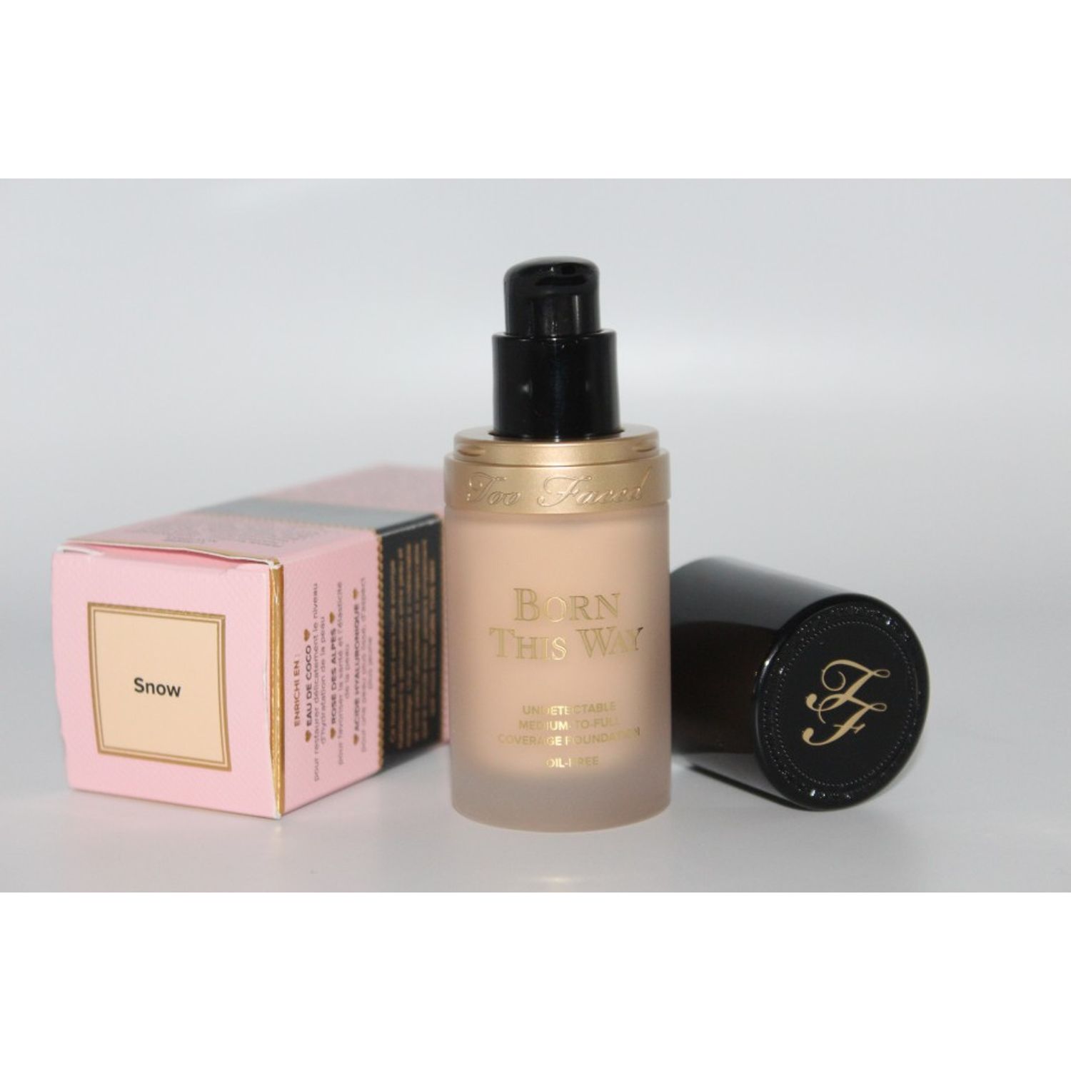 Fond de ten Too Faced Born This Way Nuanta Snow fotografia produsului
