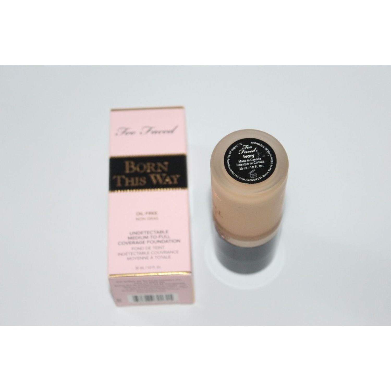 Fond de ten Too Faced Born This Way Nuanta Ivory fotografia produsului View 4 L