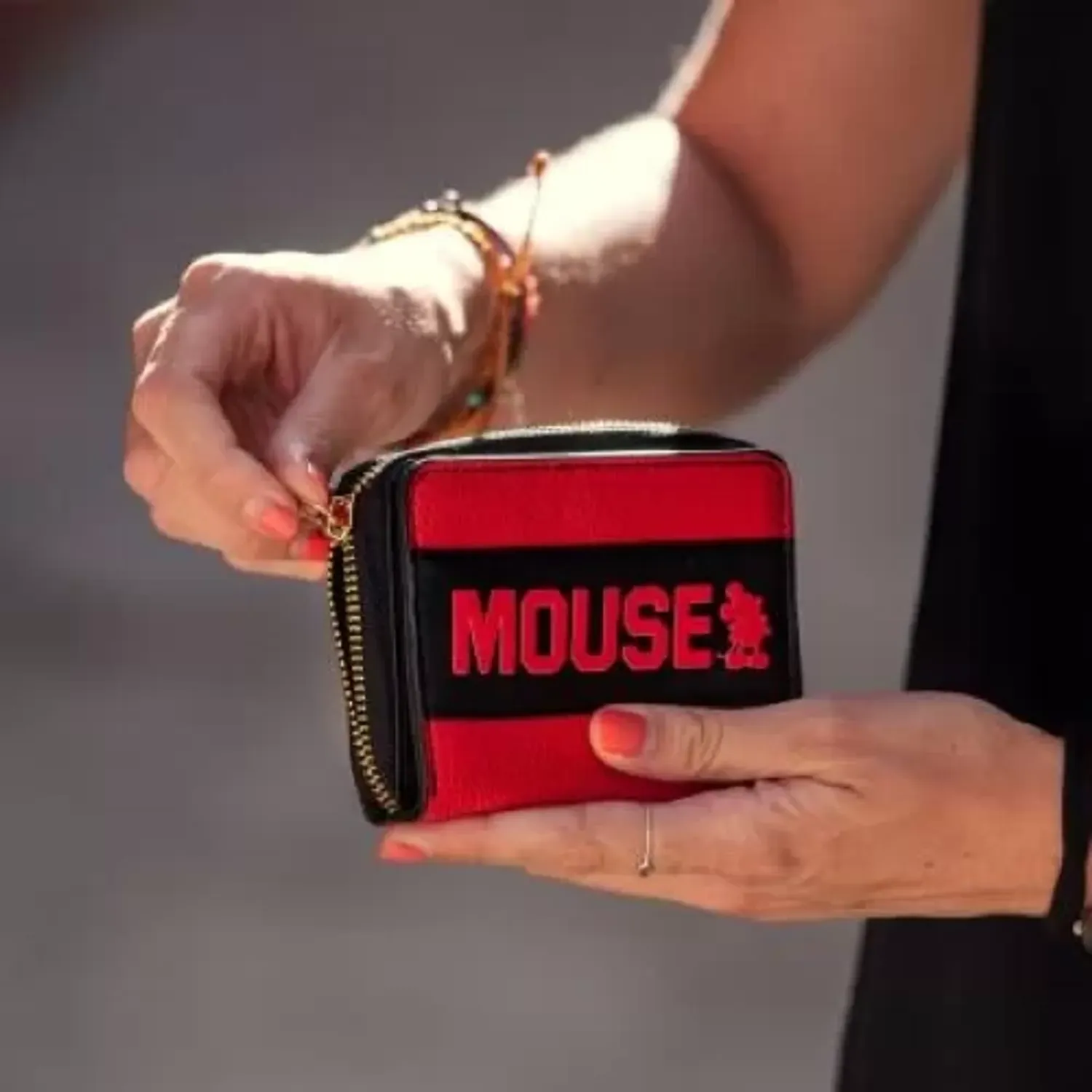 Portofel Mickey Mouse Neagru, Piele Artificiala, Inchidere Cu Fermoar fotografia produsului View 6 L