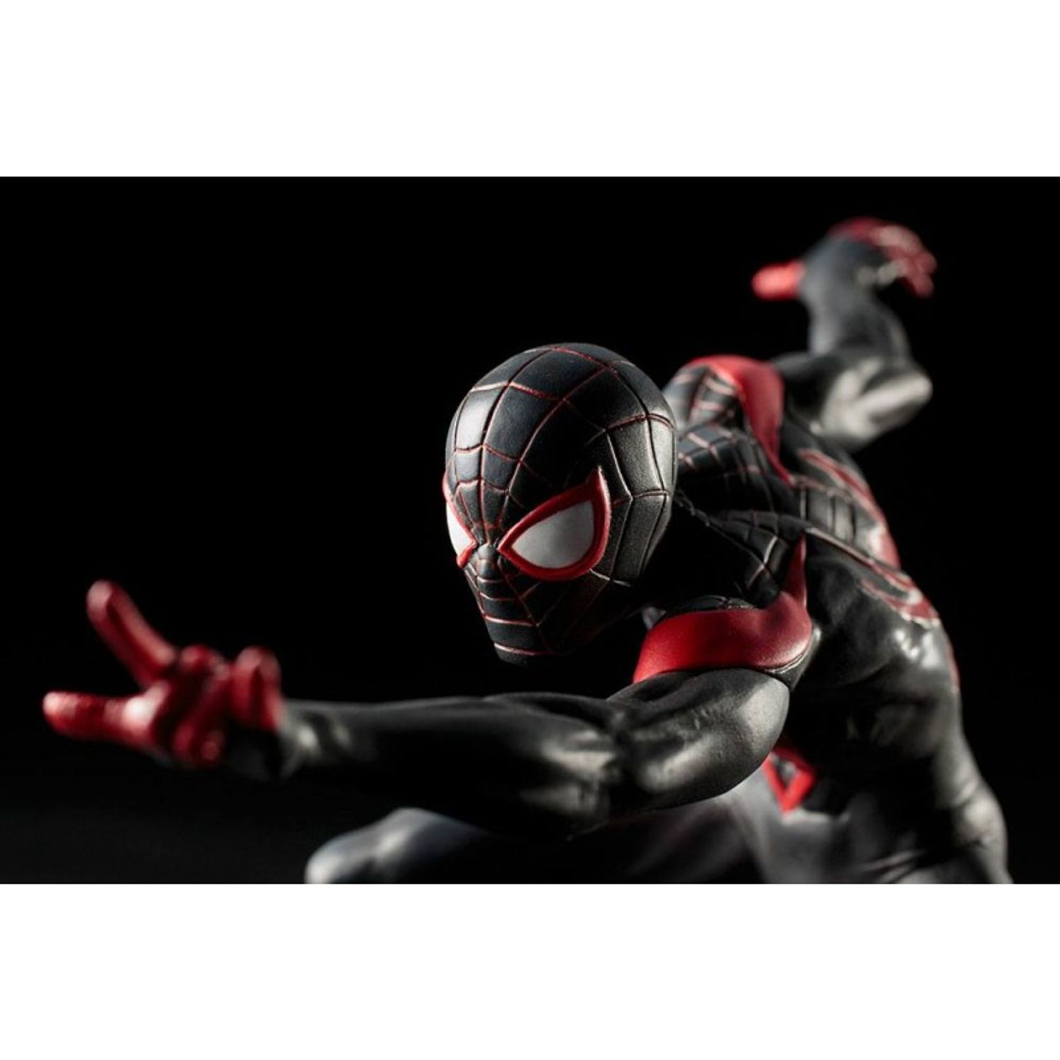 Figurina Marvel SpiderMan Miles Morales, 11 cm fotografia produsului View 2 L