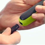 Aparat hibrid de barbierit si tuns barba Philips OneBlade QP2520/30, 3 piepteni, 1 rezerva, Acumulatori (Negru/Verde) fotografia produsului View 6 S