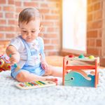 Banc cu ciocan, bile si xilofon din lemn B.Toys fotografia produsului View 3 S