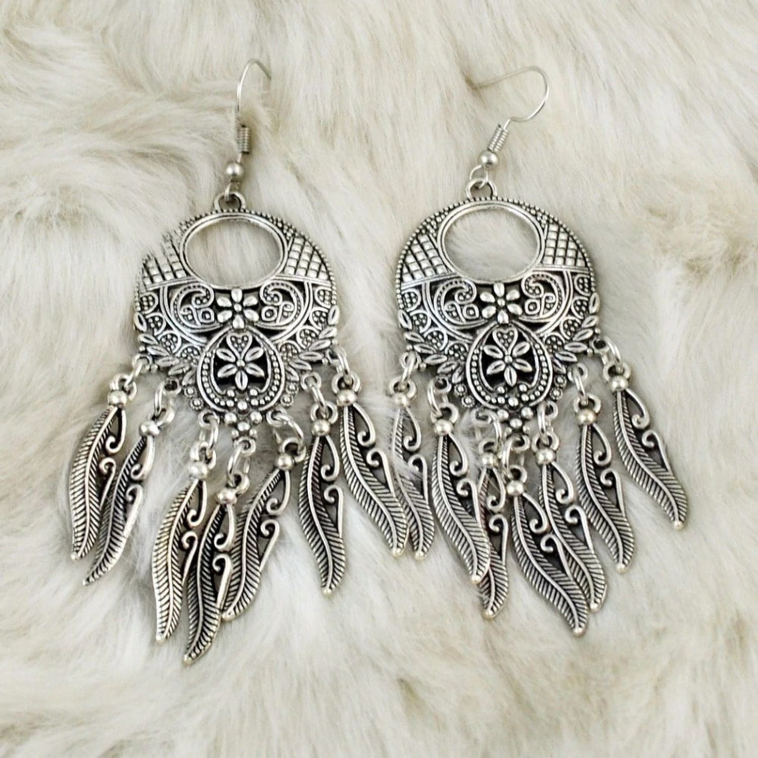 Cercei argintii, stil boho, cu pene metalice, Ringborg C25 fotografia produsului View 3 L