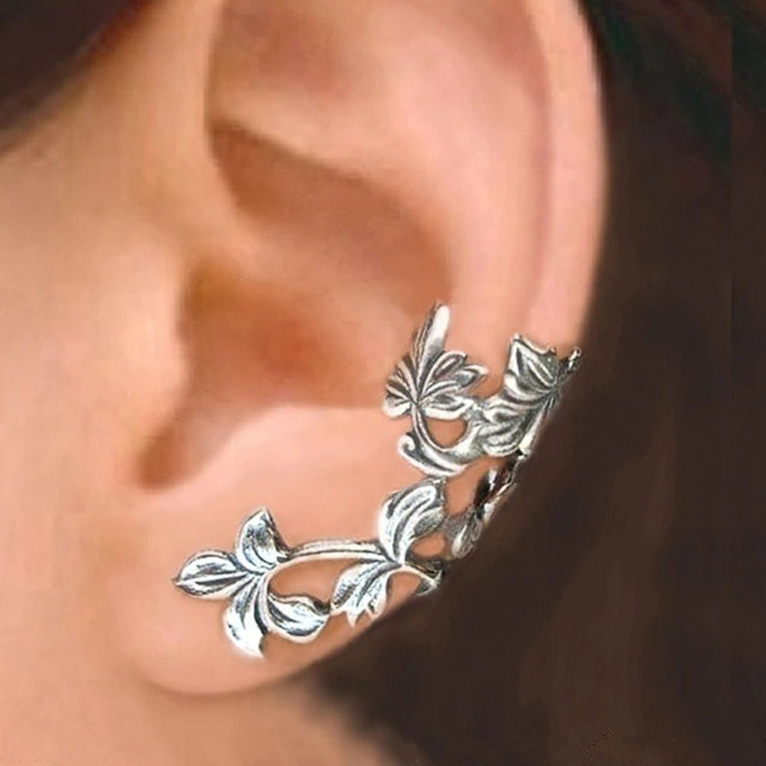 Cercei ear cuff, argintii, cu frunzulite, Thordis C19 fotografia produsului