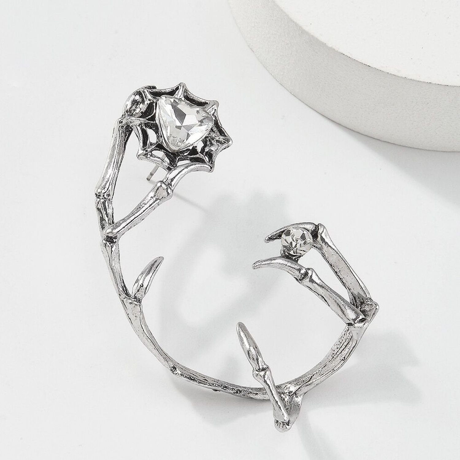 Cercel ear cuff, argintiu, cu pietre, Cyntia C3 fotografia produsului View 4 L