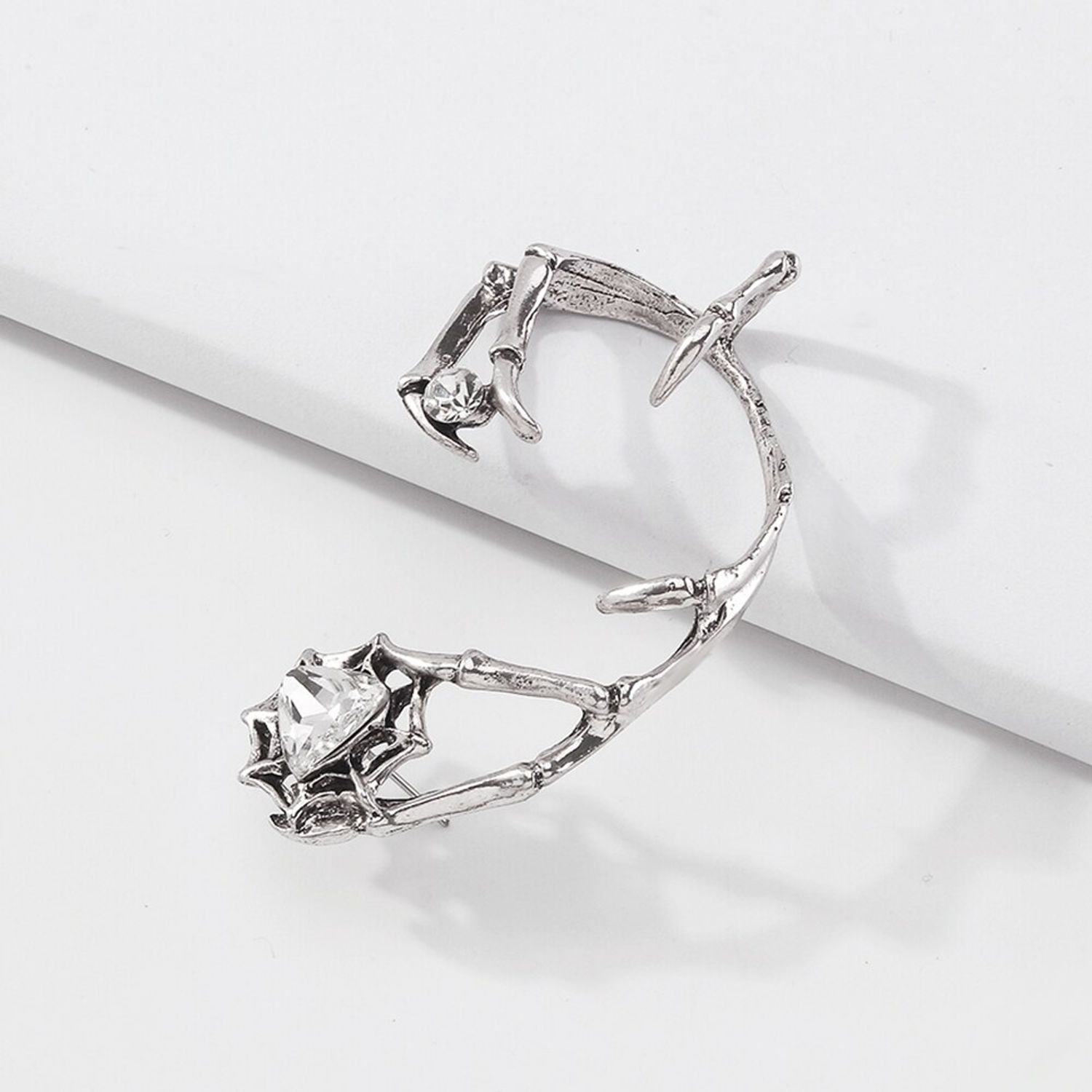 Cercel ear cuff, argintiu, cu pietre, Cyntia C3 fotografia produsului View 2 L
