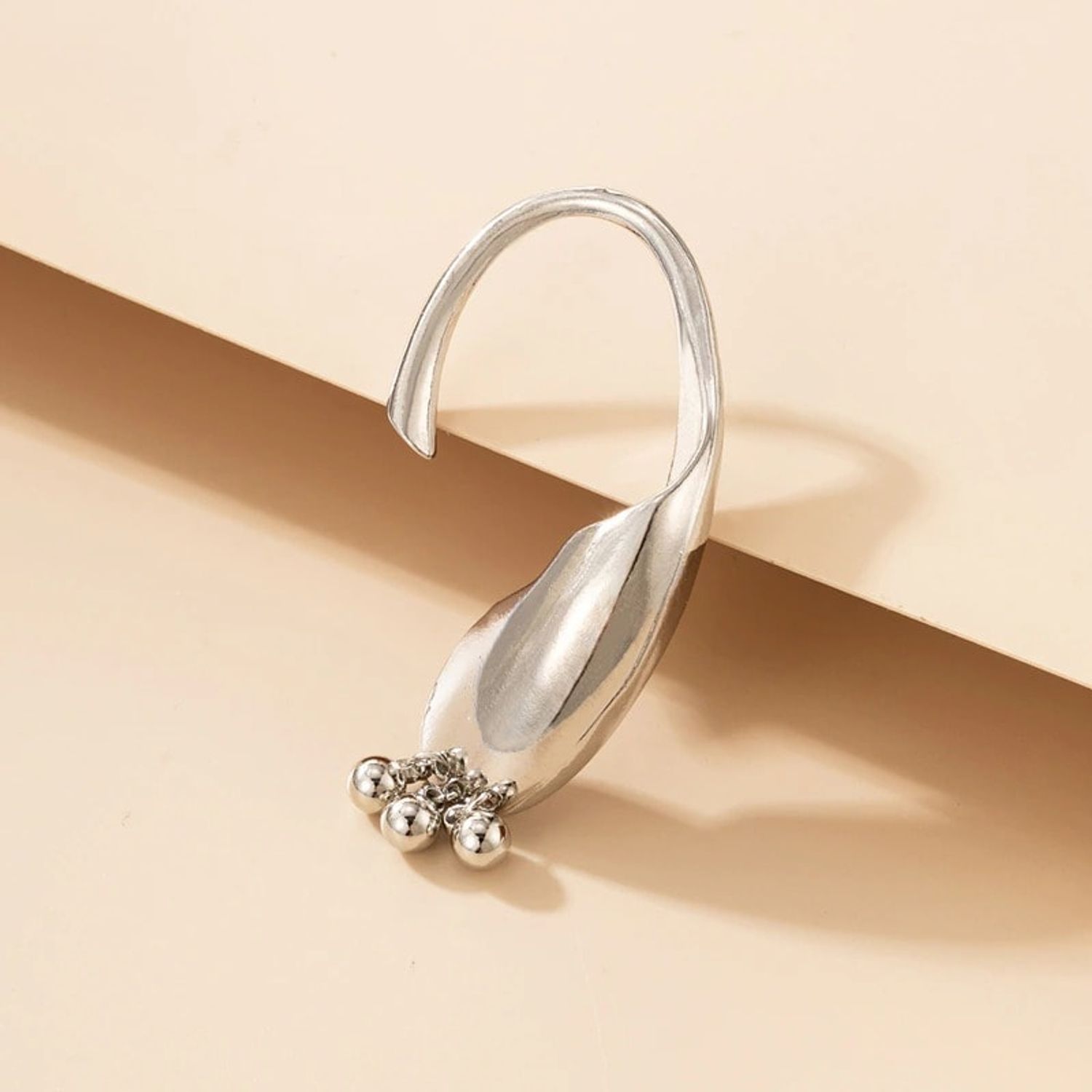 Cercel ear cuff, argintiu, cu bilute, Suzan C8 OUT fotografia produsului View 5 L