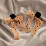 Cercei bej, forma de funda, cu buline, Lora C27 fotografia produsului View 4 S