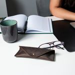 Etui/toc ochelari din piele naturala maro/vintage, Unika fotografia produsului View 4 S
