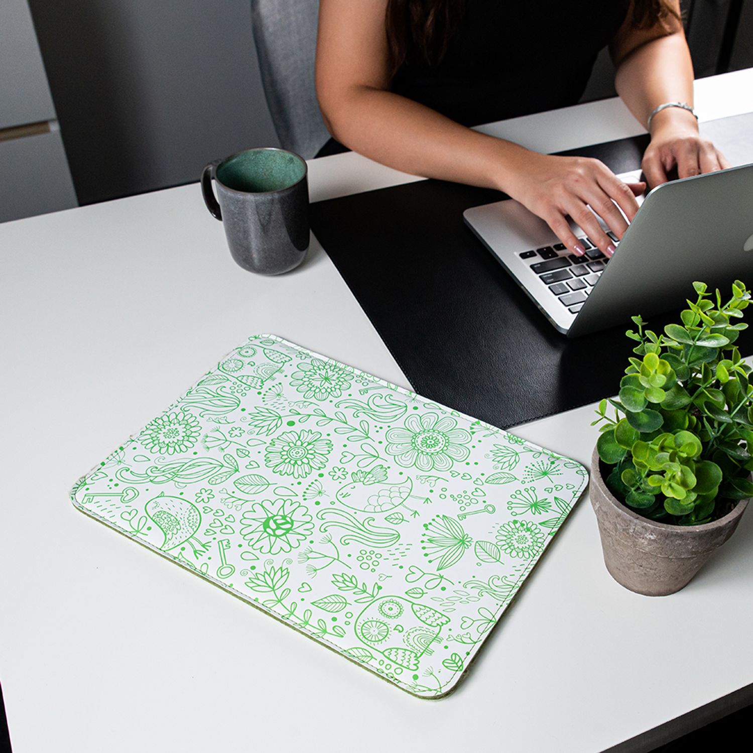Husa laptop compatibila cu MacBook PRO 13 inch, abstract, Unika, verde fotografia produsului View 6 L