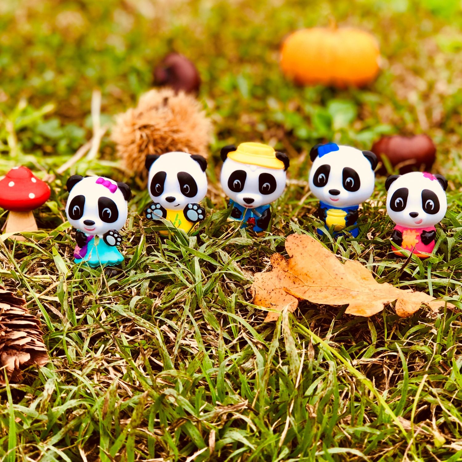 Familia de ursuleti Panda - Set figurine joc de rol fotografia produsului View 3 L