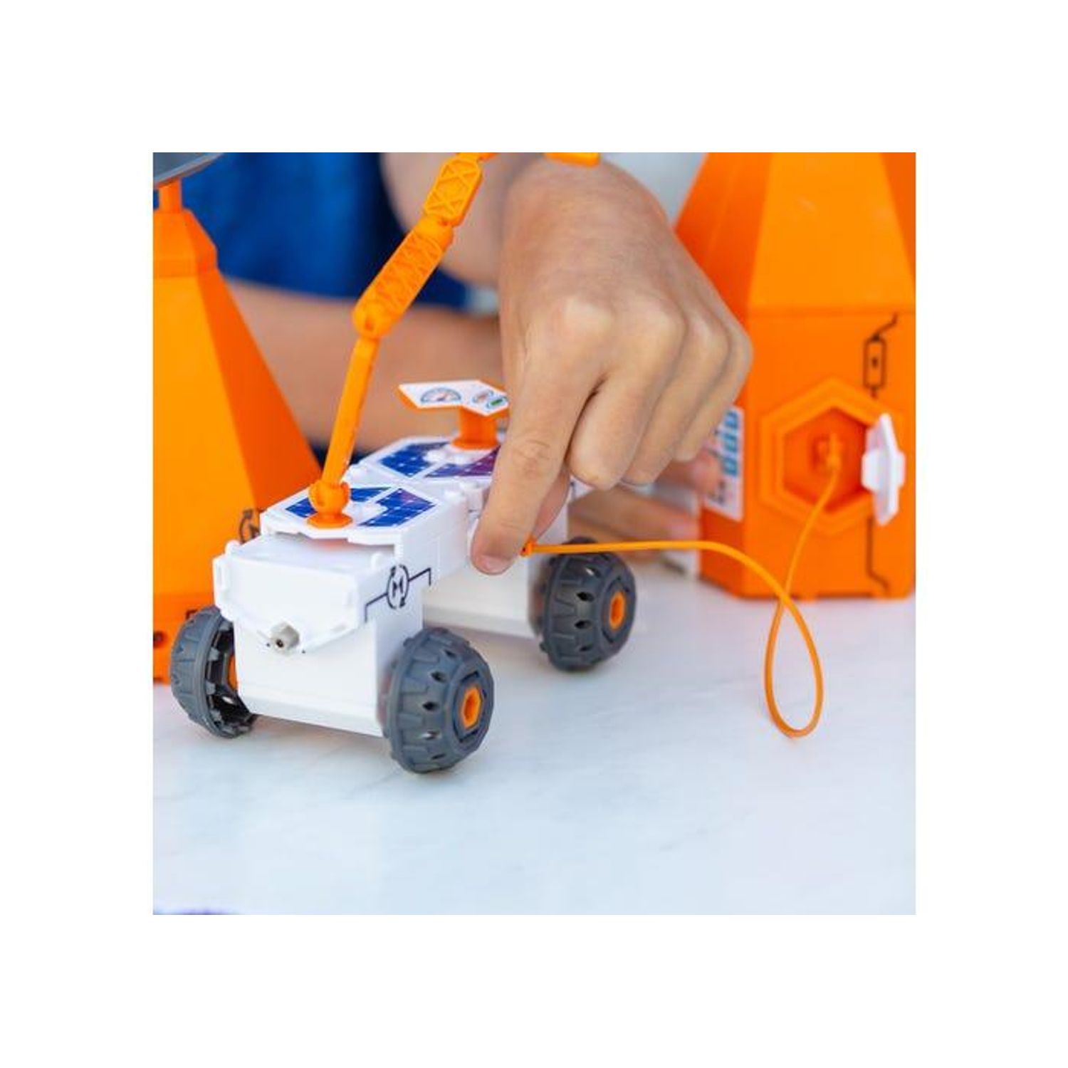 Circuit Explorer - Misiune in spatiu: Miscare fotografia produsului View 6 L