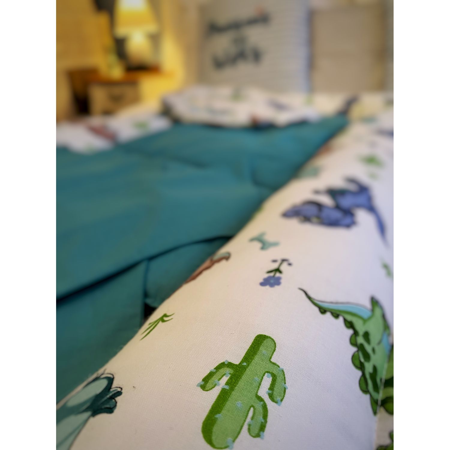 Pozitionator pentru bebelusi, Baby Nest, Model Dinozauri, 100% bumbac Ranforce, Verde - Turcoaz fotografia produsului View 3 L