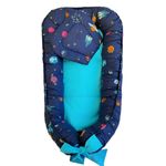 Pozitionator pentru bebelusi, Baby Nest, Model Planete, 100% bumbac Ranforce, Albastru - Turcoaz fotografia produsului