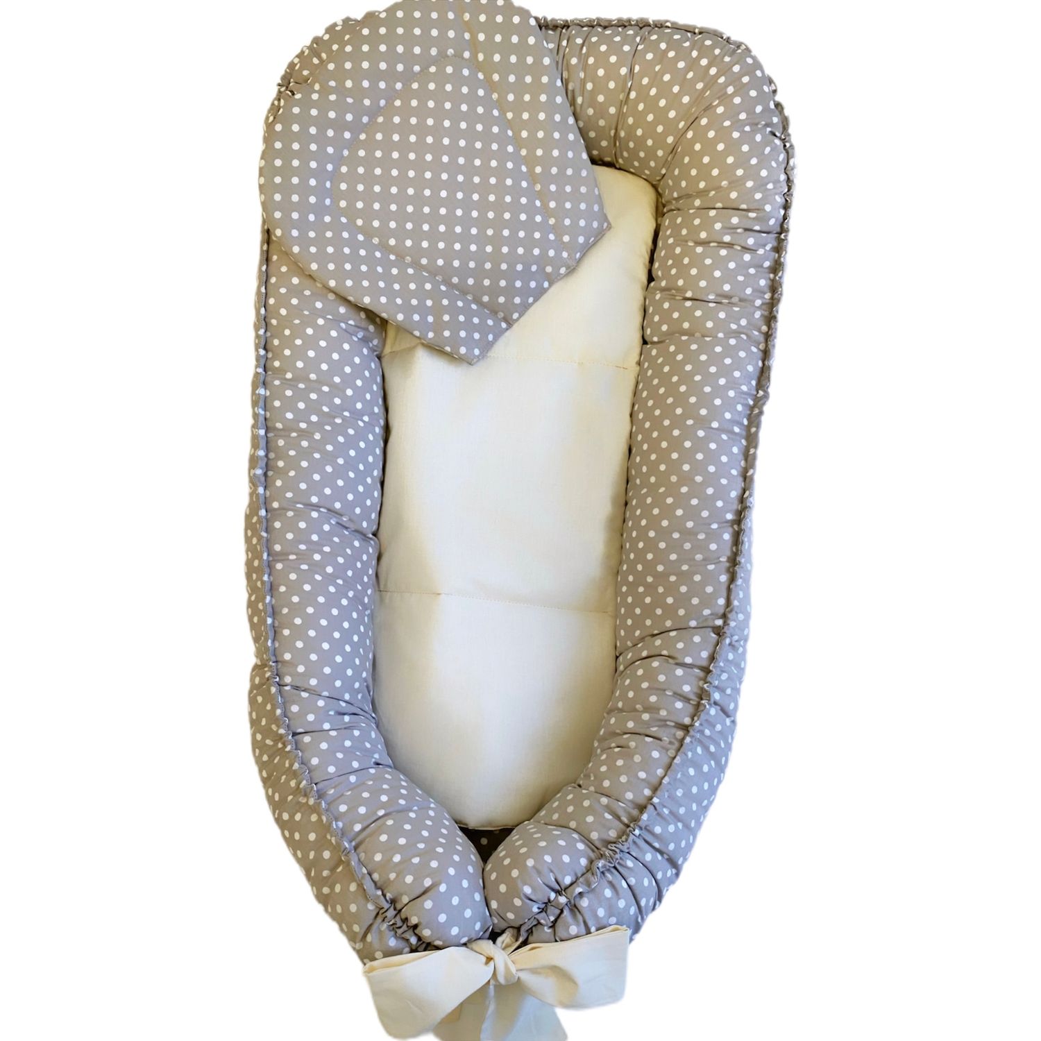 Pozitionator pentru bebelusi, Baby Nest, Model Buline Bej, 100% bumbac Ranforce, Alb/Crem, 85 x 50 cm fotografia produsului
